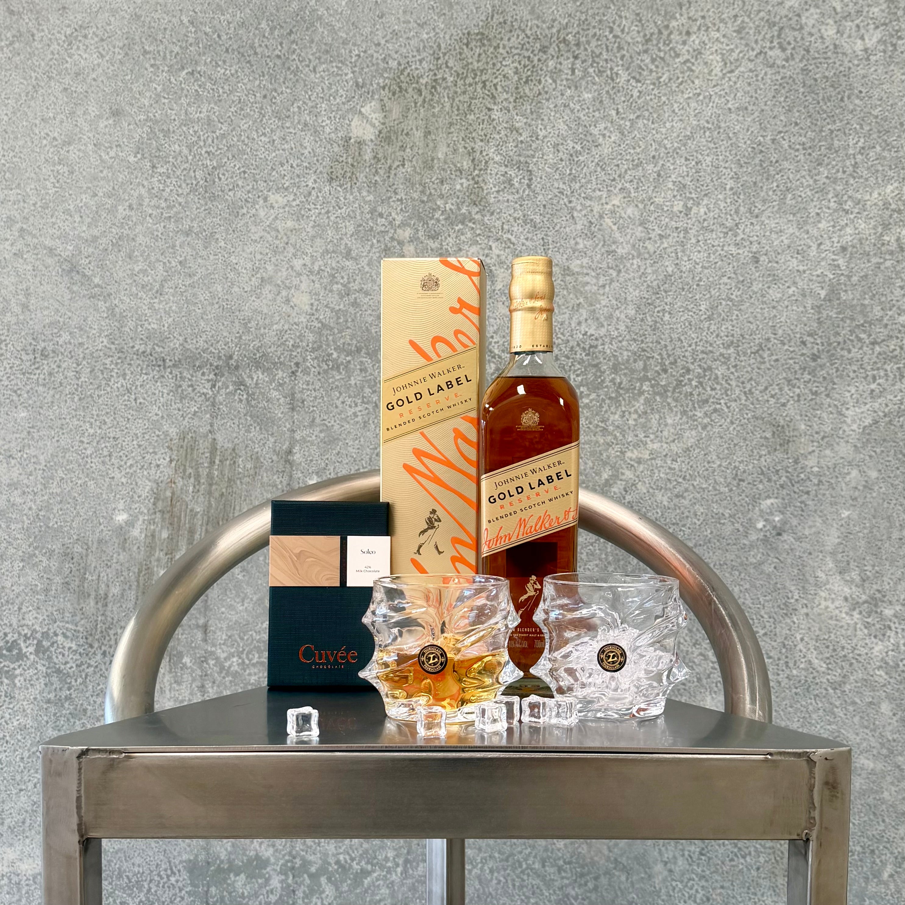 Johnnie Walker Whisky Gift Hamper with Japanese Crystal Glasses