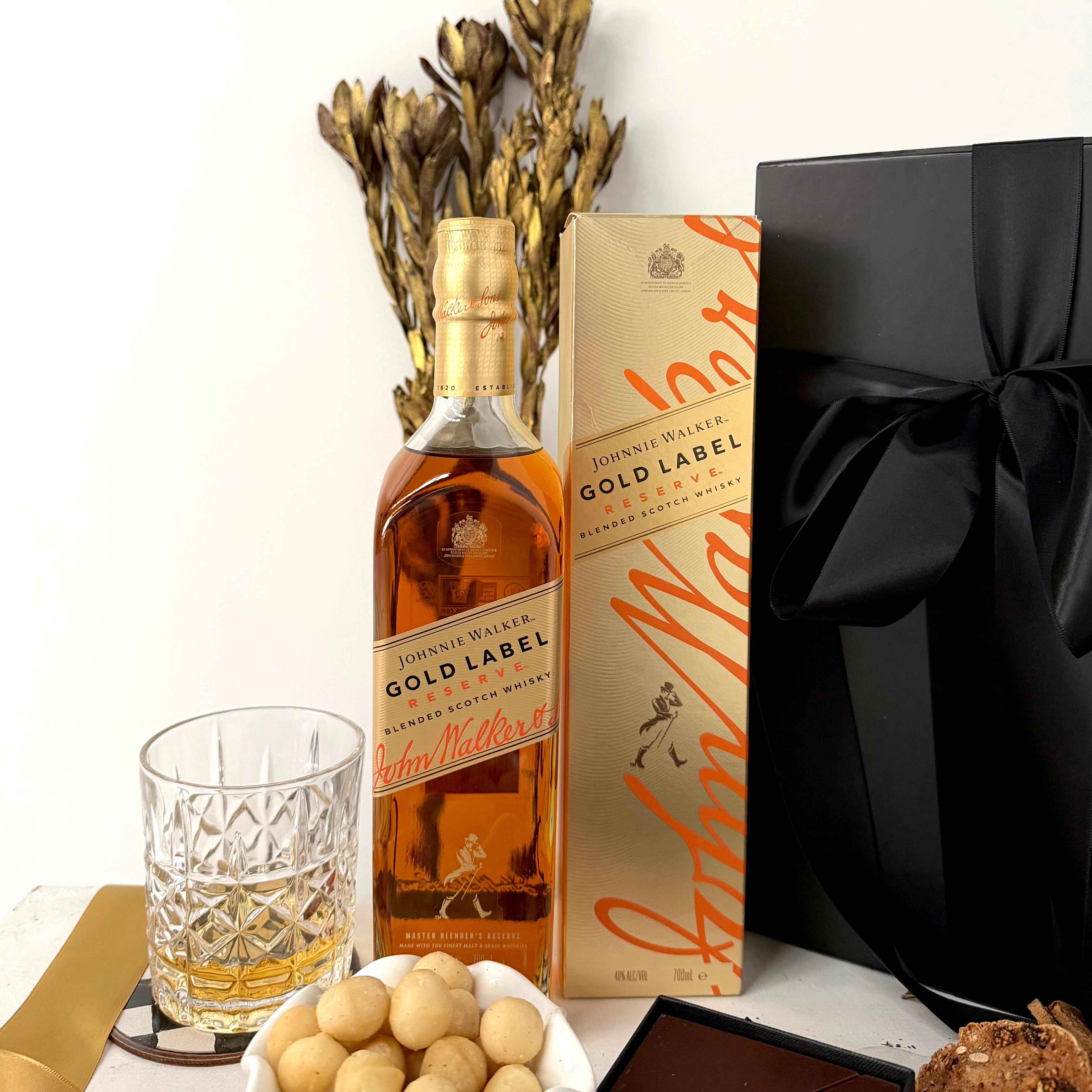 Johnnie Walker Gold Label Whisky Gift Hamper