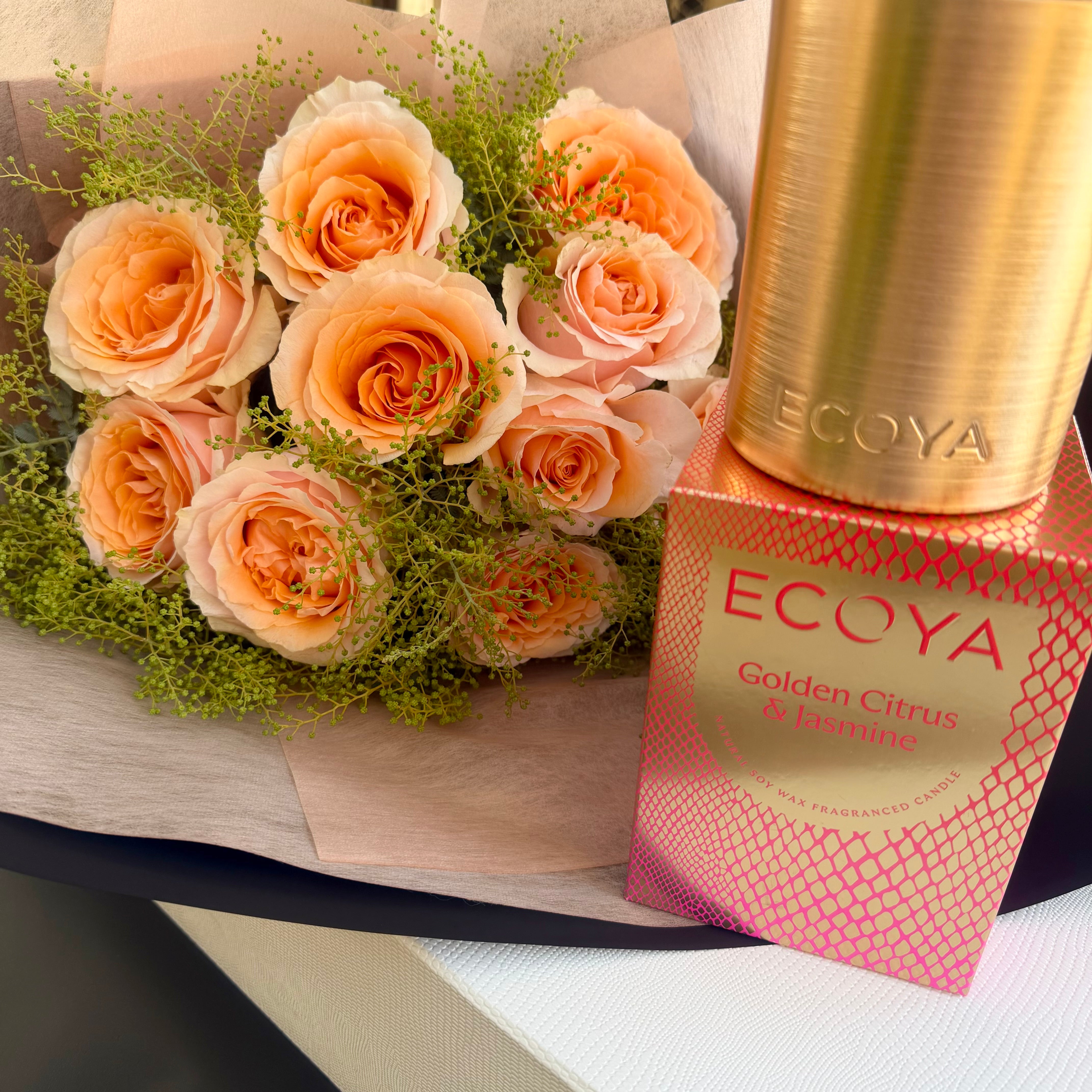 10 Apricot Roses & ECOYA Goldie Candle