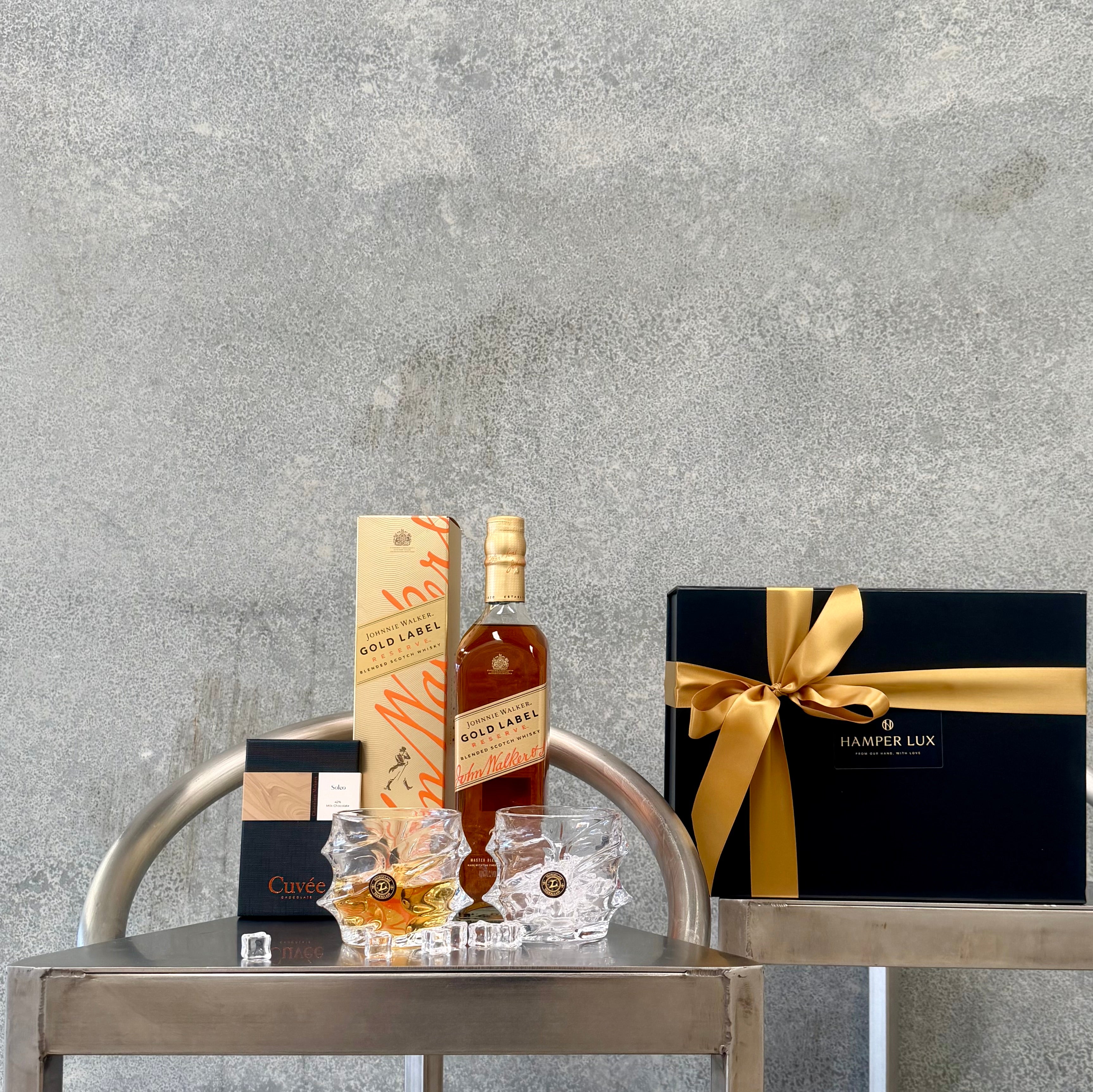 Johnnie Walker Whisky Gift Hamper with Japanese Crystal Glasses
