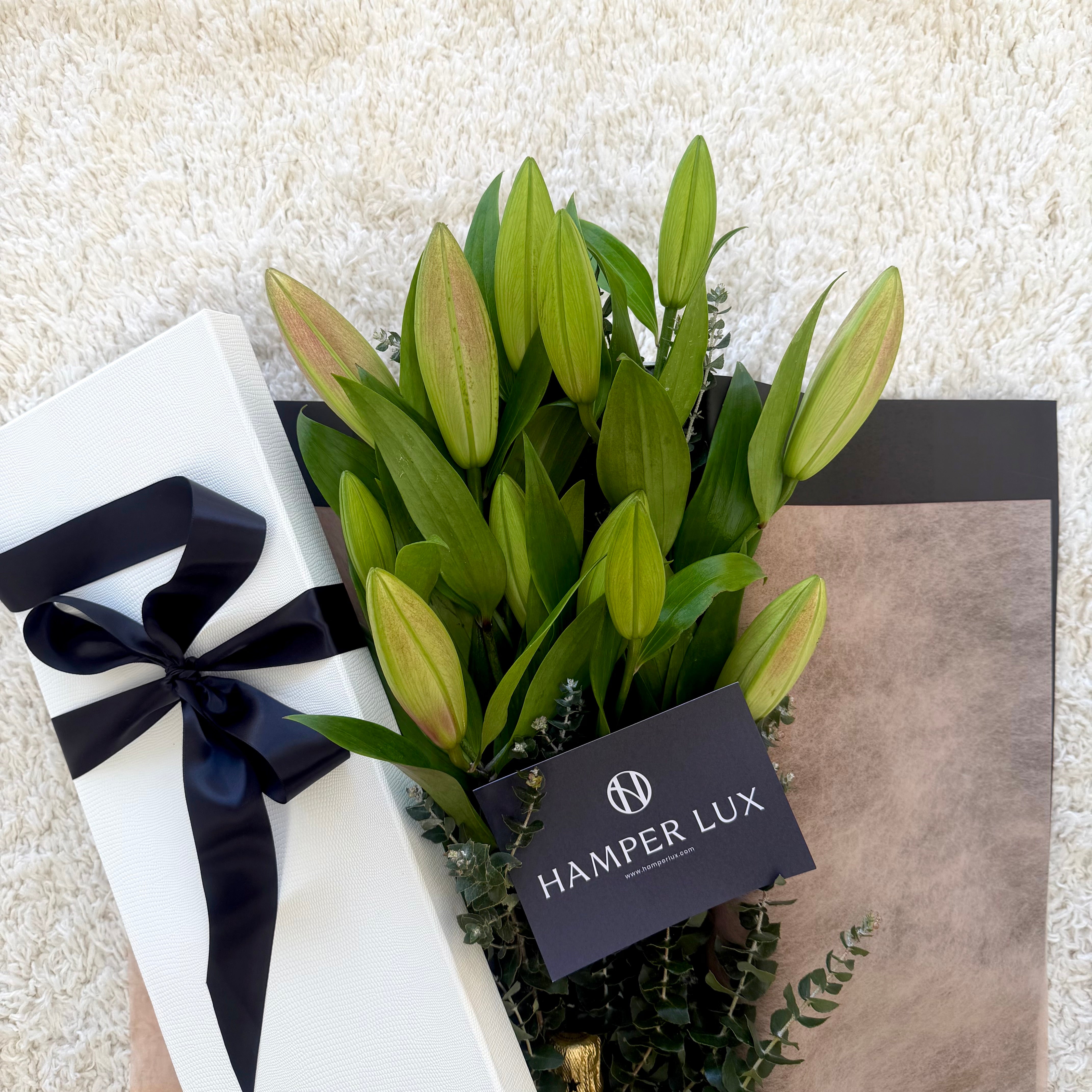 White Oriental Lily & Moët Chandon Hamper