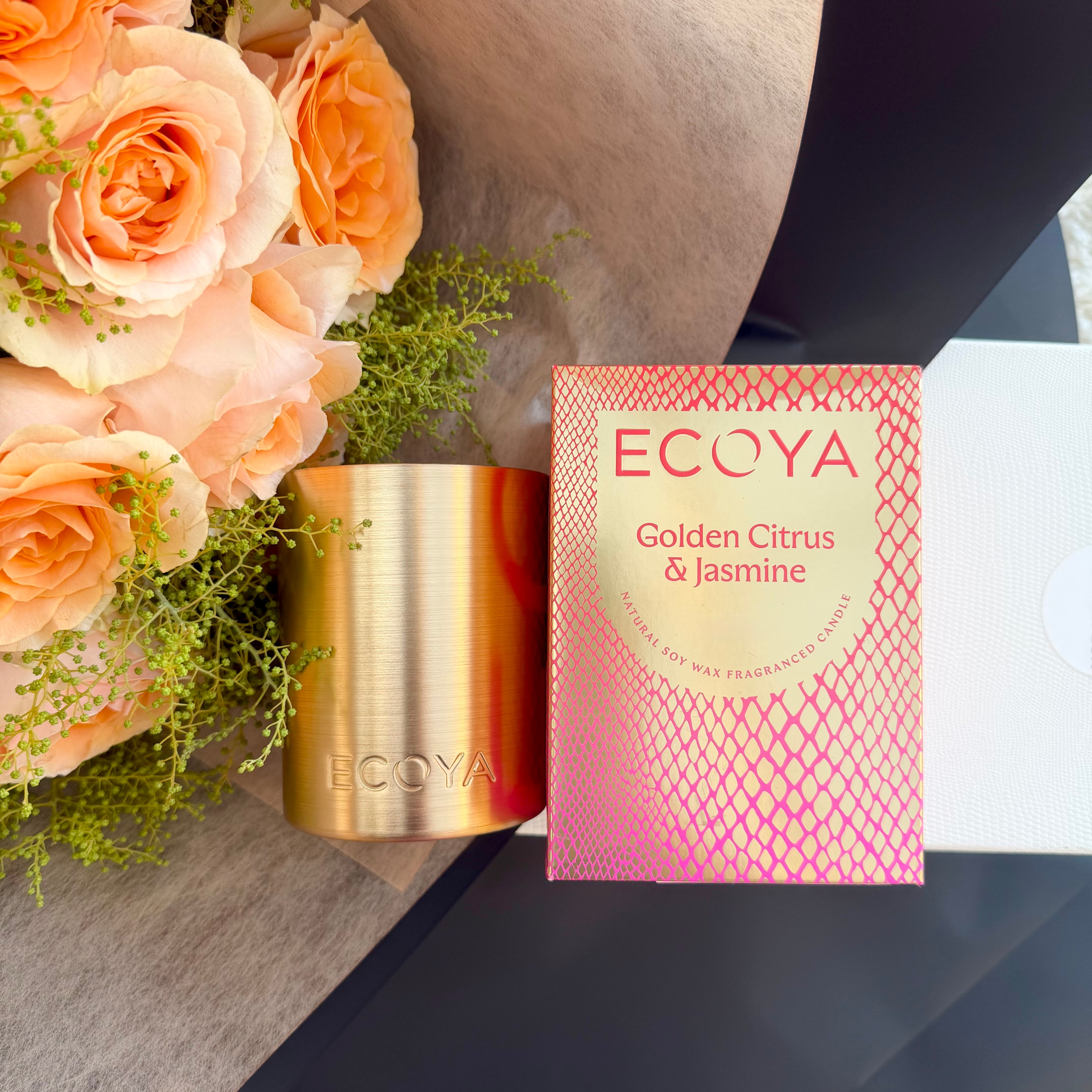 10 Apricot Roses & ECOYA Goldie Candle