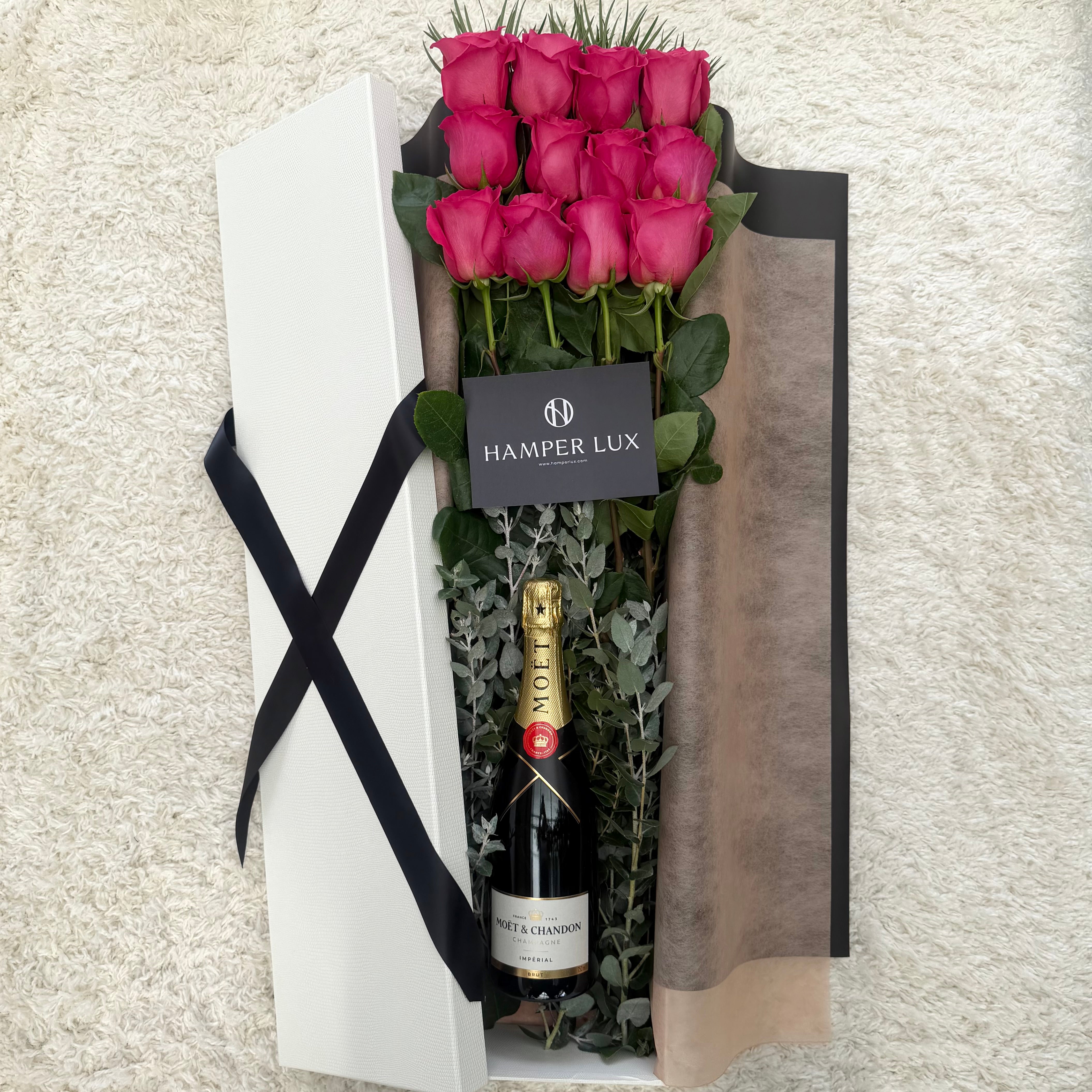 12 Hot Pink Roses & Moët Chandon Hamper