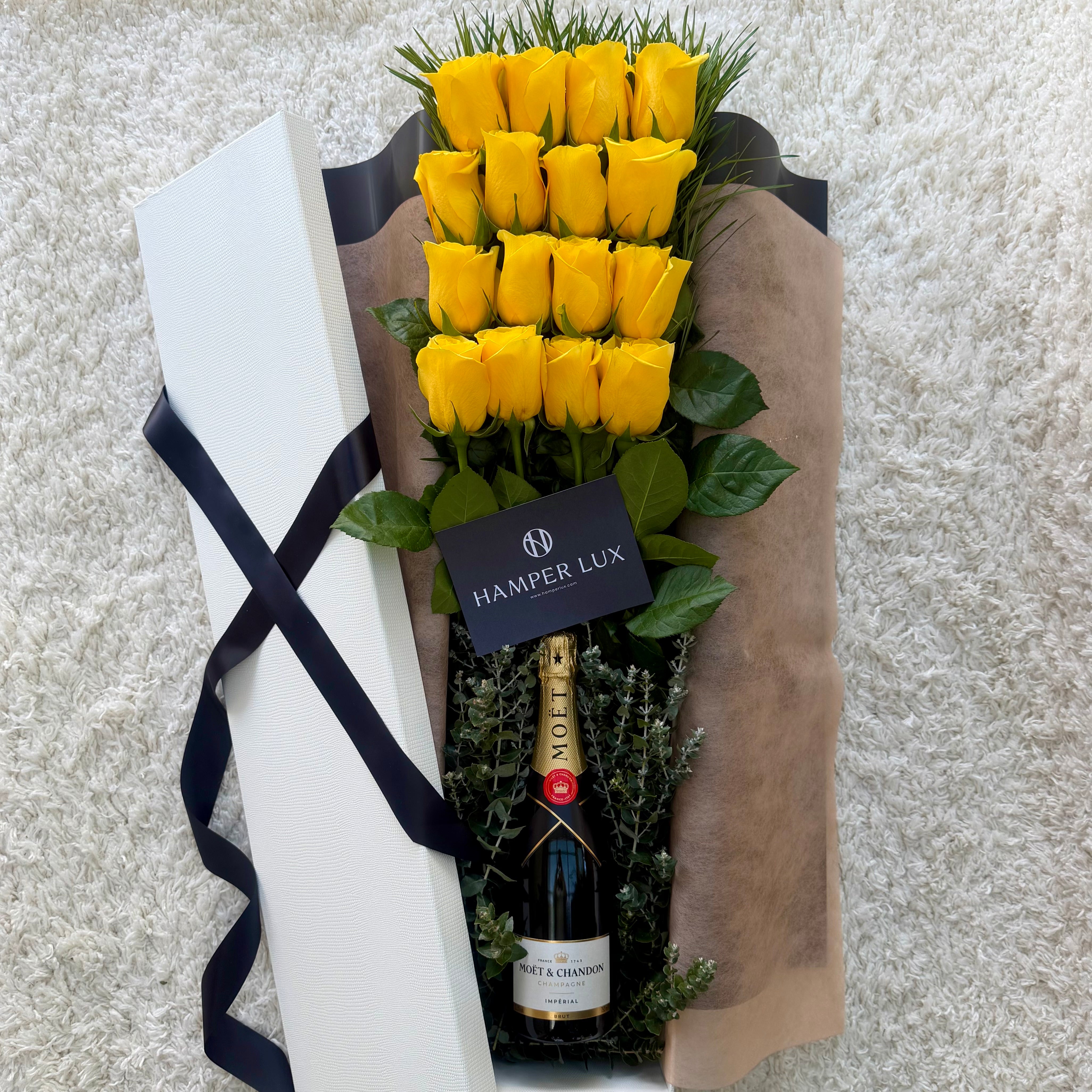 Yellow Roses & Moët Chandon Hamper