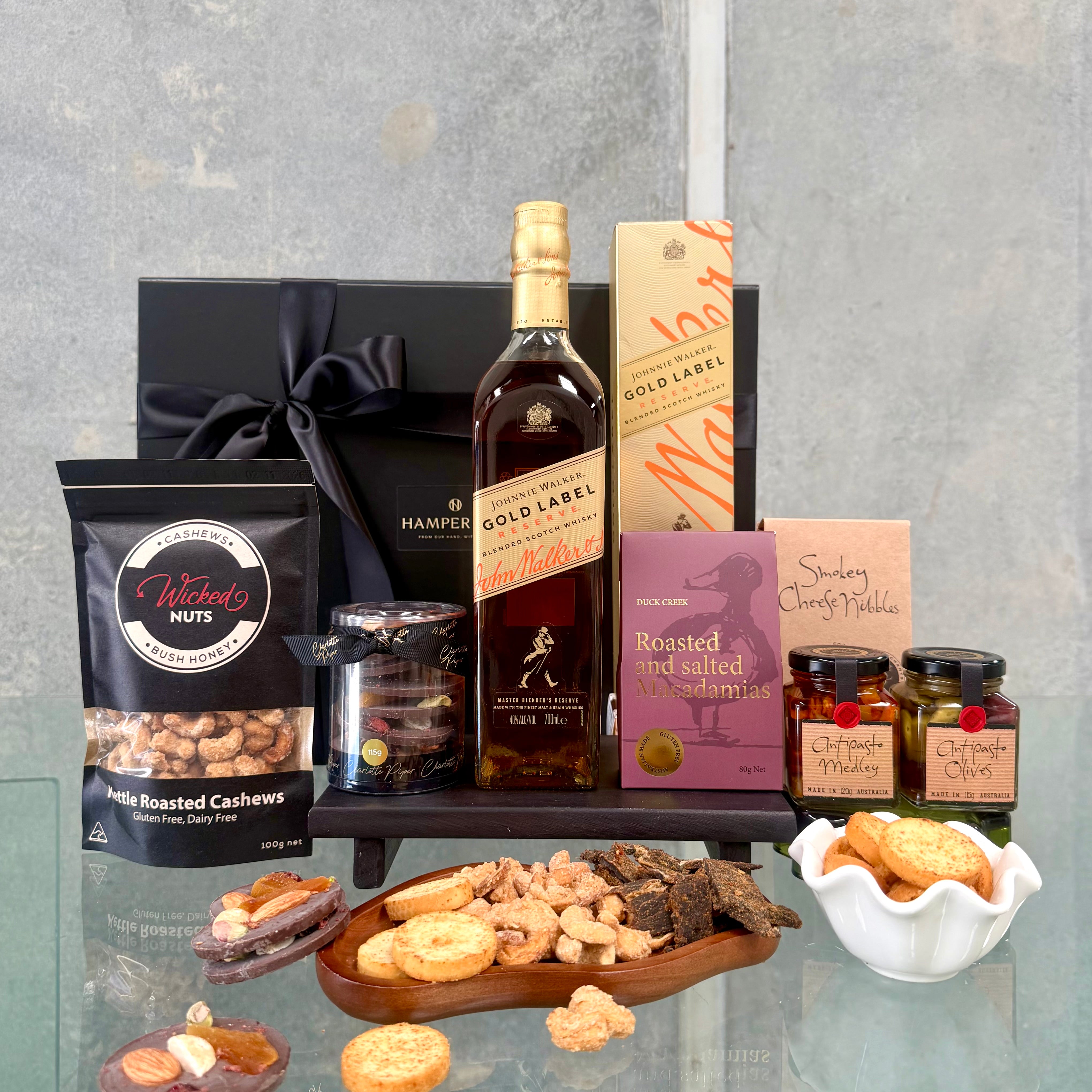 Johnnie Walker Gold Label Whisky Gift Hamper