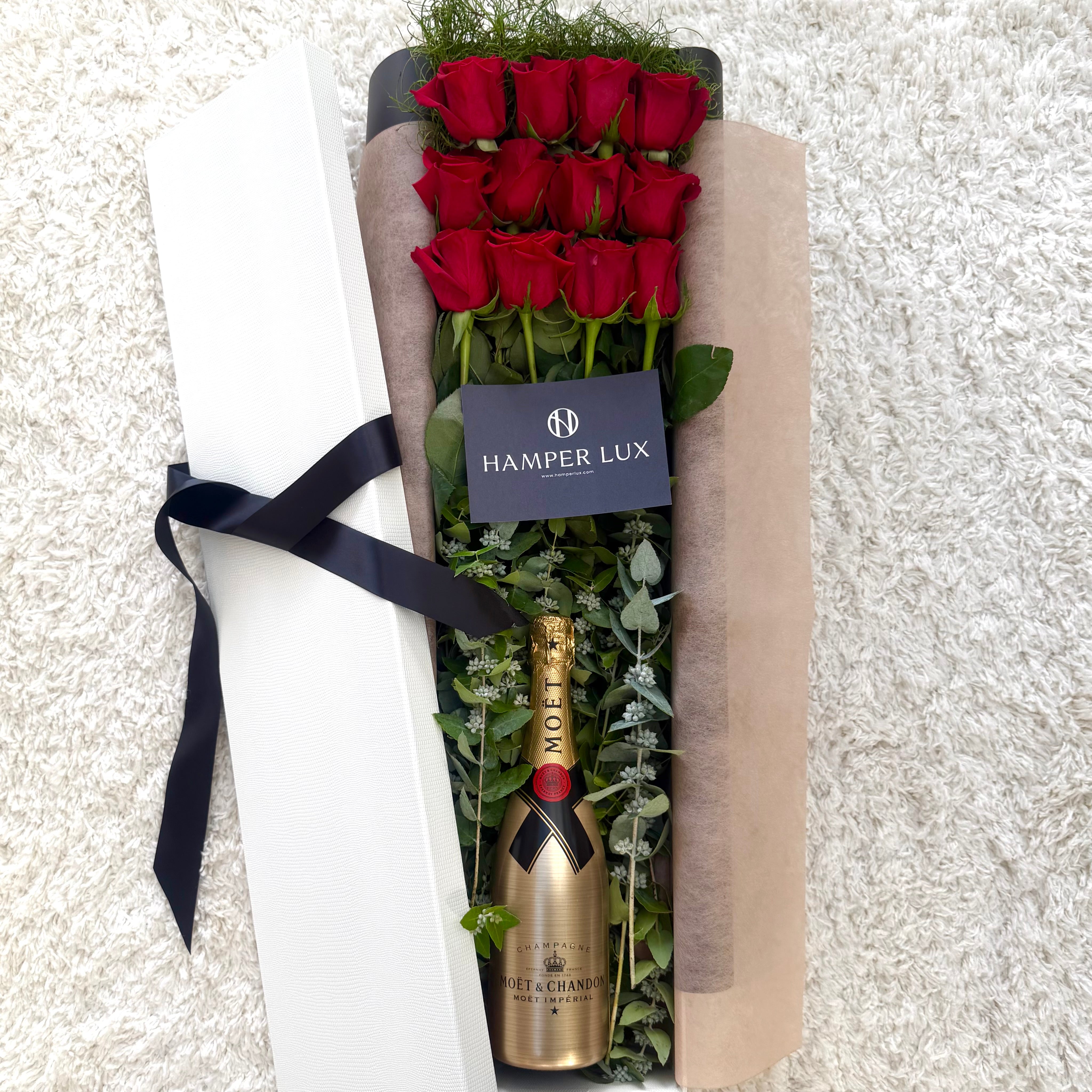 Red Roses & Moët Chandon Hamper