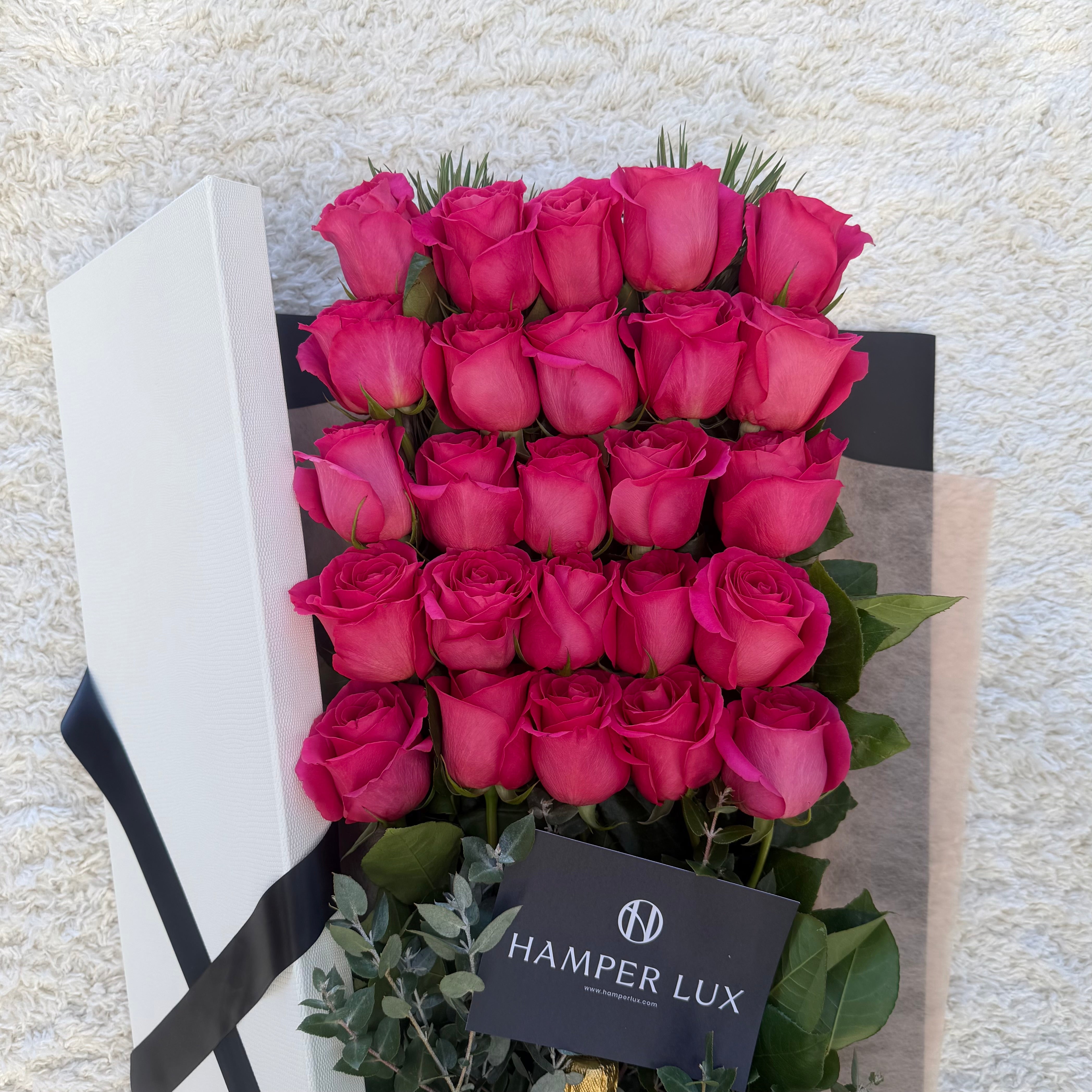 Hot Pink Roses & Moët Chandon Hamper