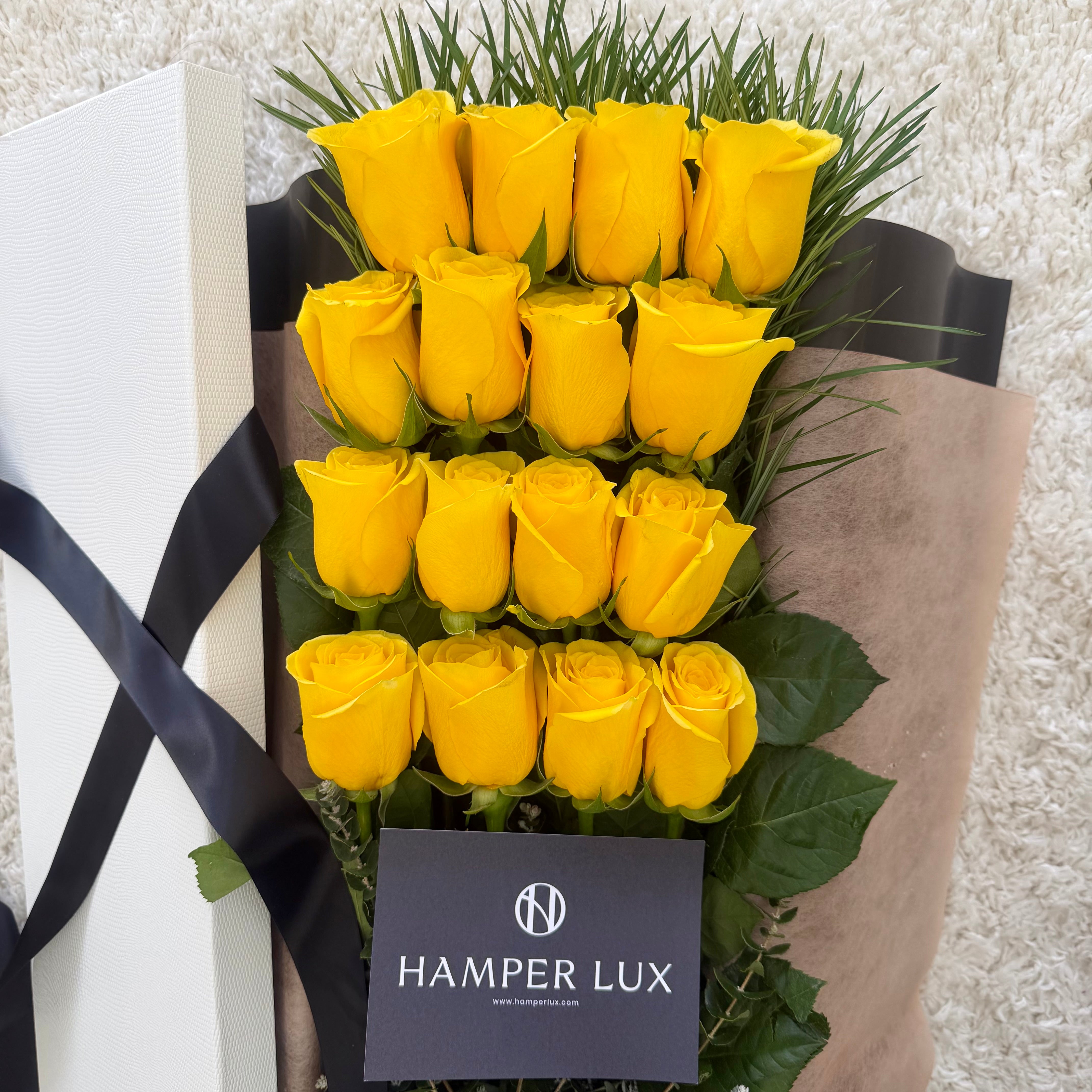 Yellow Roses & Moët Chandon Hamper
